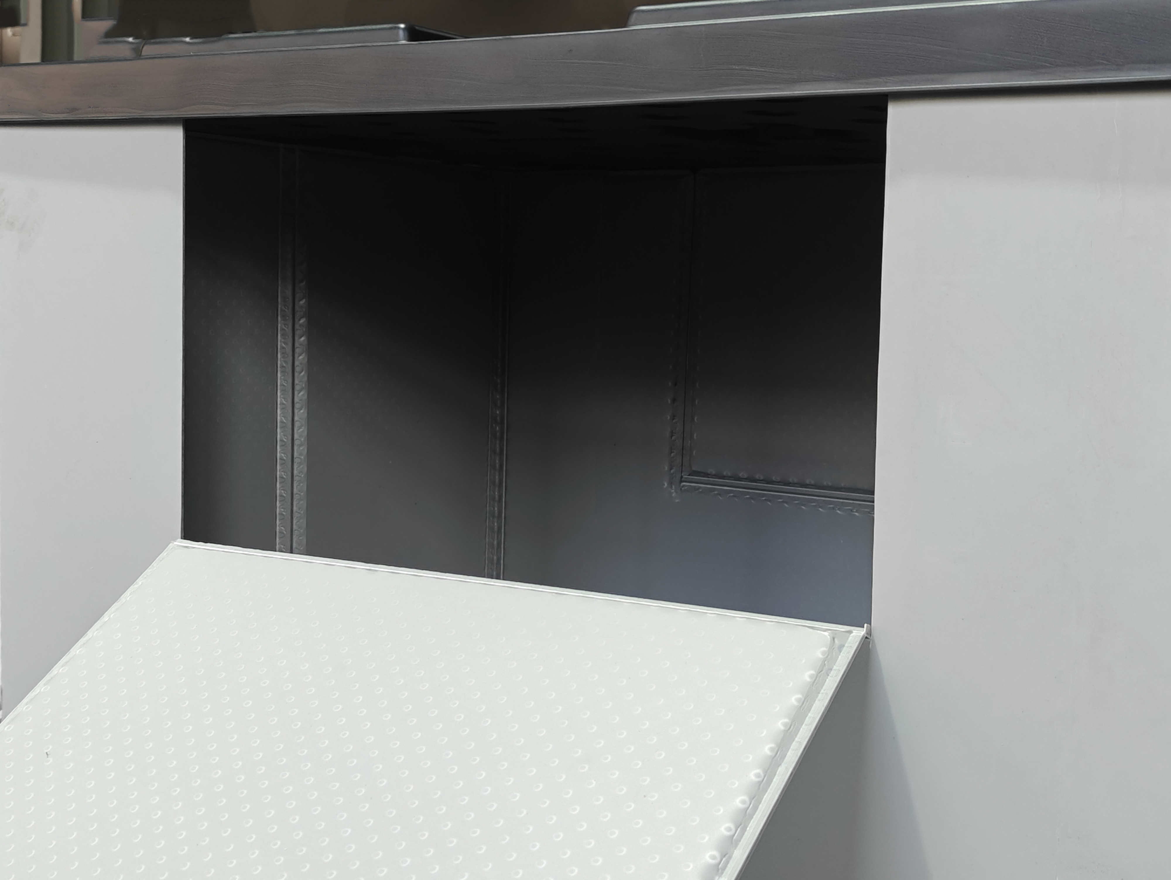 Anti-Scrape Coaming Box-сохраняет ваши высококачественные автоматические детали в целости и звучание