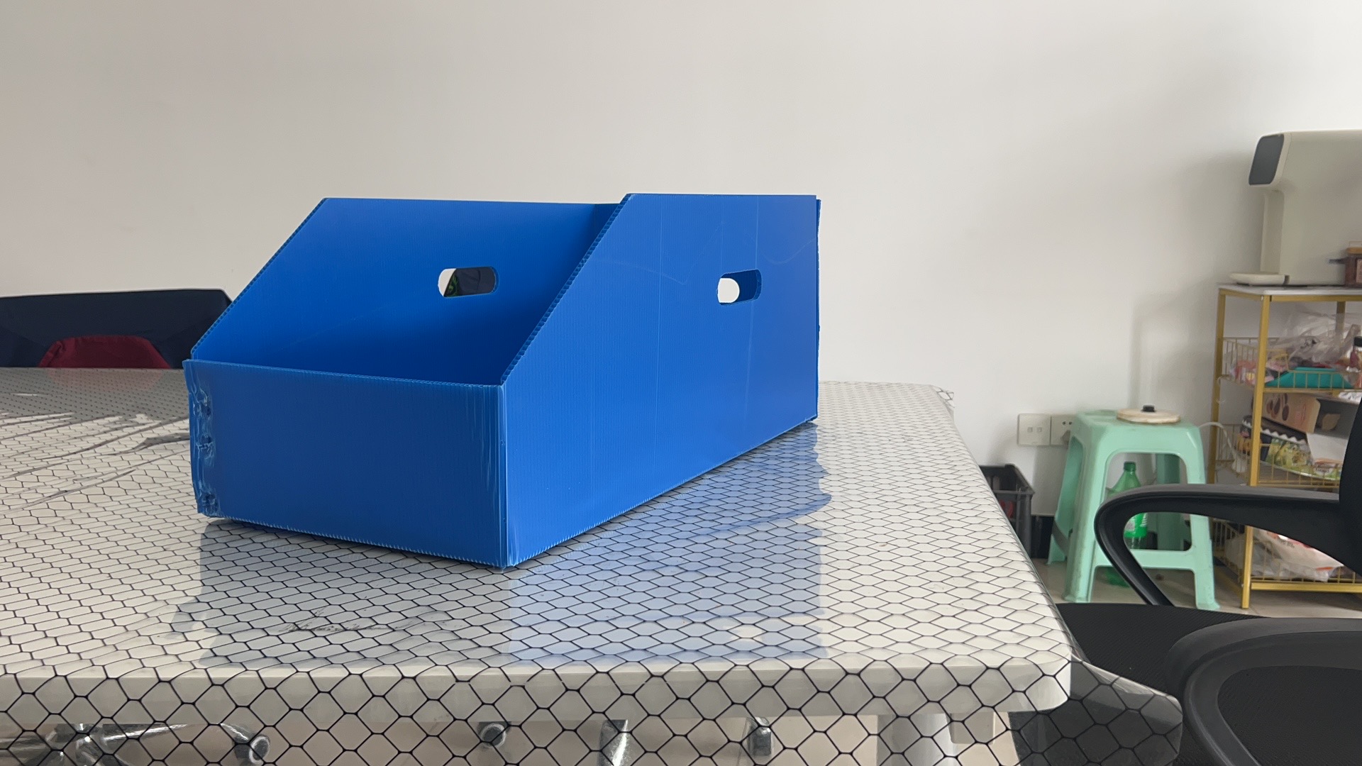 Tesla Gigapress Armorbox (для 9000-тонной защиты от транспортировки плесени/Элон Маск, достойная защиты)