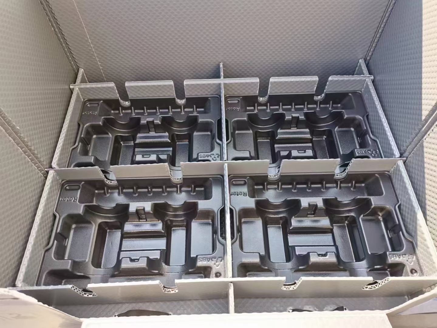 Tesla Gigapress Armorbox (для 9000-тонной защиты от транспортировки плесени/Элон Маск, достойная защиты)